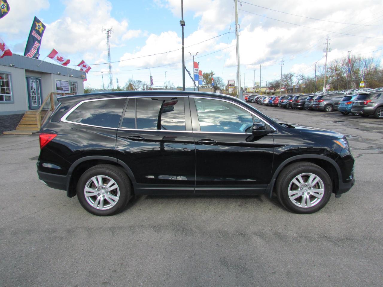 2017 Honda Pilot AWD LX 8 PASS HEATED SEATS WE FINANCE ALL CREDIT! Photo