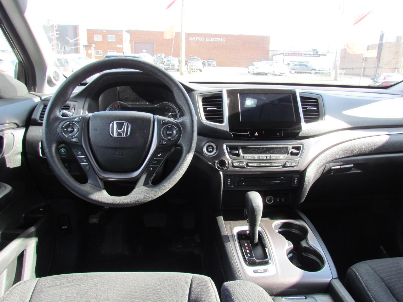 2017 Honda Pilot AWD LX 8 PASS HEATED SEATS WE FINANCE ALL CREDIT! Photo