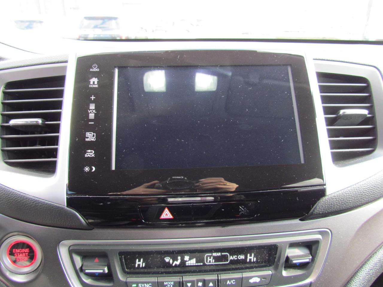 2017 Honda Pilot AWD LX 8 PASS HEATED SEATS WE FINANCE ALL CREDIT! Photo