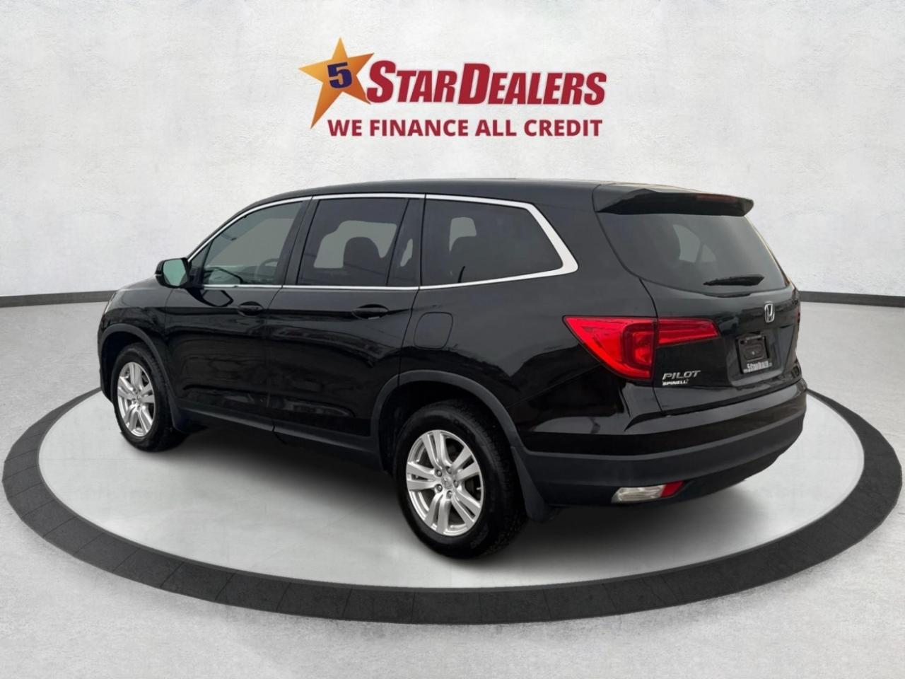 2017 Honda Pilot AWD LX 8 PASS HEATED SEATS WE FINANCE ALL CREDIT! Photo