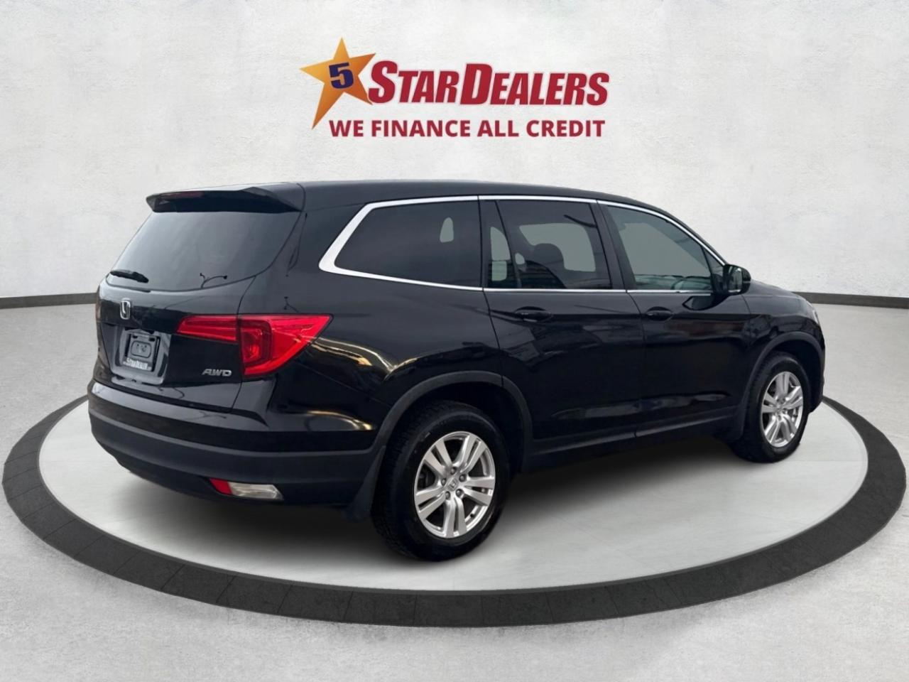 2017 Honda Pilot AWD LX 8 PASS HEATED SEATS WE FINANCE ALL CREDIT! Photo