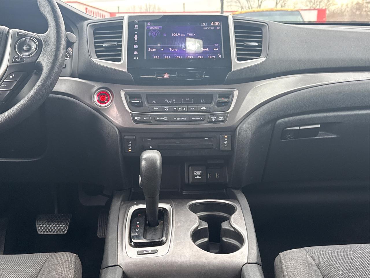 2017 Honda Pilot AWD LX 8 PASS HEATED SEATS WE FINANCE ALL CREDIT! Photo