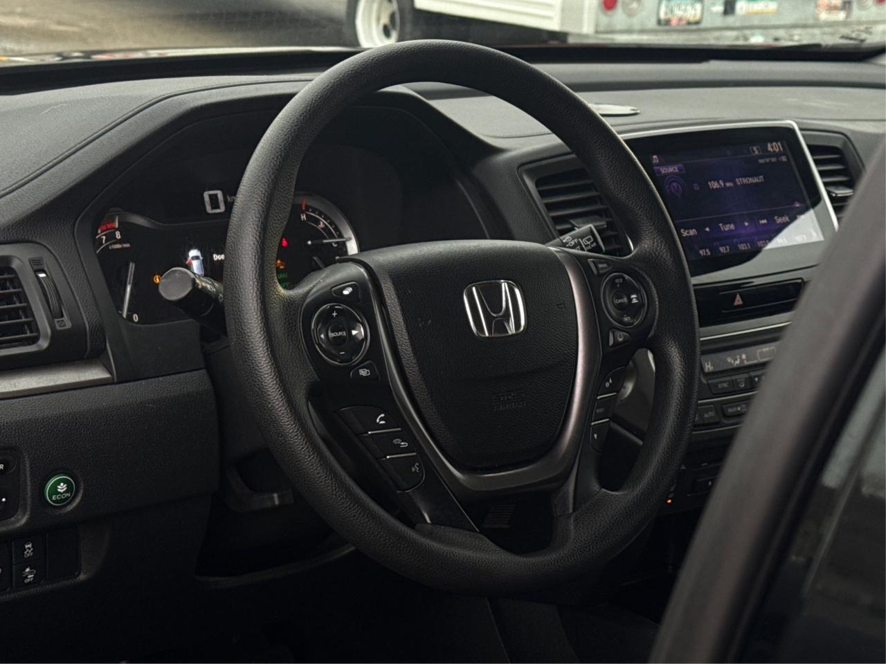 2017 Honda Pilot AWD LX 8 PASS HEATED SEATS WE FINANCE ALL CREDIT! Photo