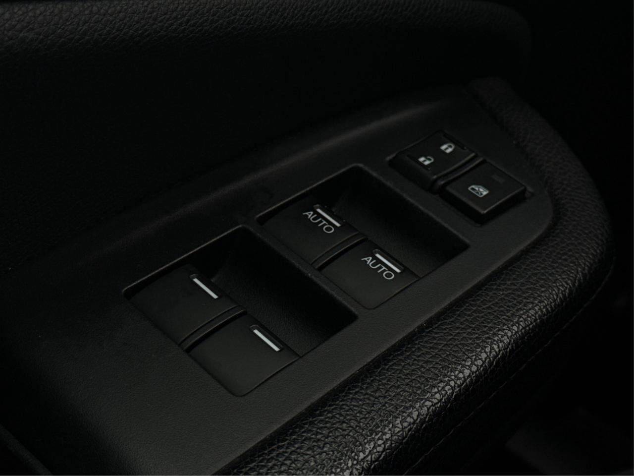 2017 Honda Pilot AWD LX 8 PASS HEATED SEATS WE FINANCE ALL CREDIT! Photo