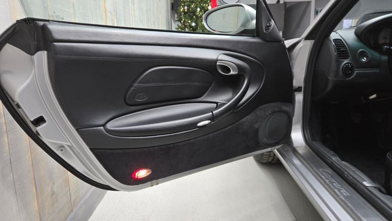 1999 Porsche 911 Carrera CARRERA 4 COUPE 6SPD MANUAL  ACCIDENT FREE Photo