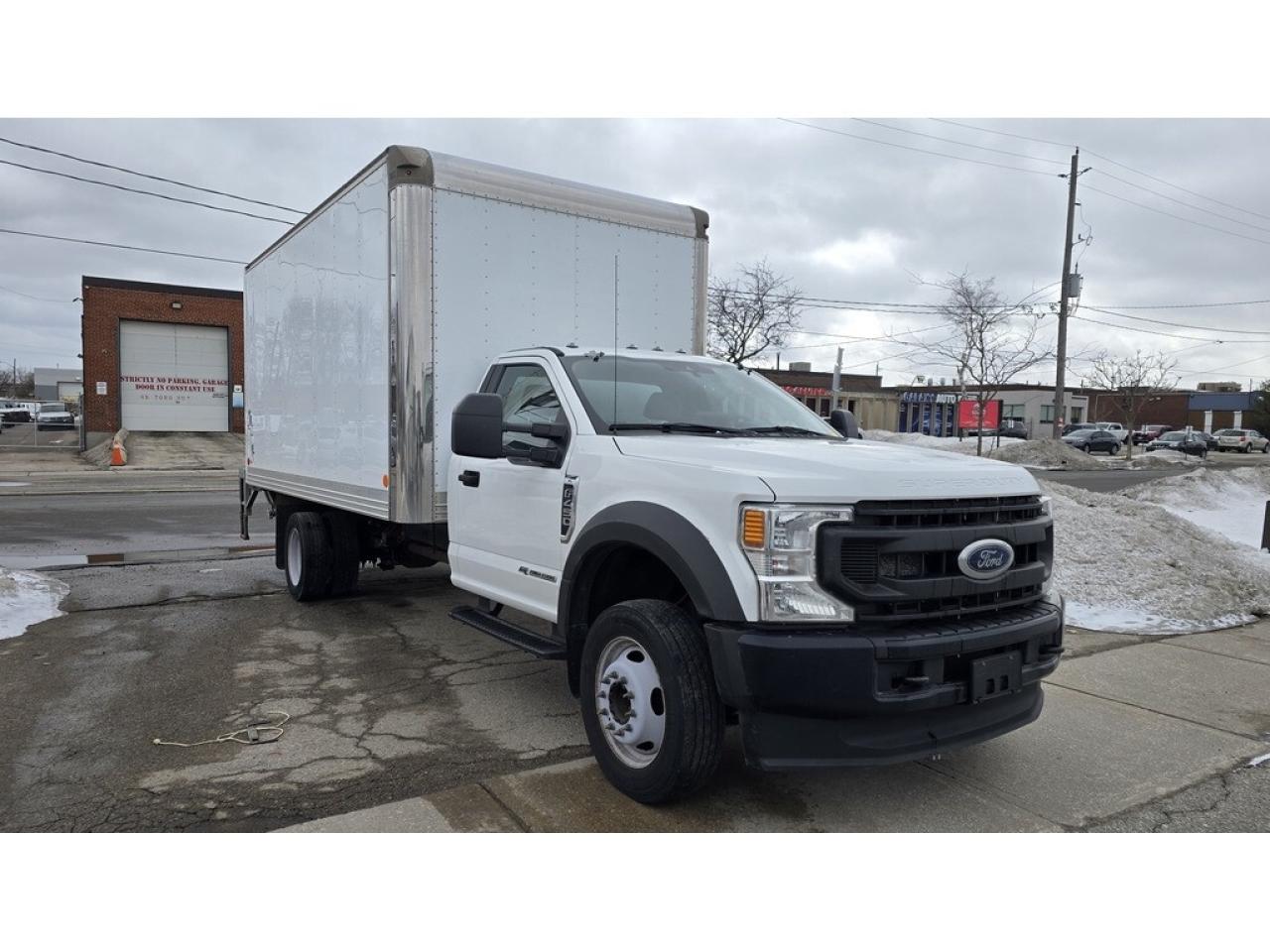2021 Ford F-450 16Ft - Maxon Lift Gate - Diesel - Low Km Photo3