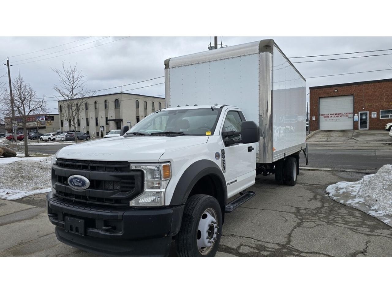 2021 Ford F-450 16Ft - Maxon Lift Gate - Diesel - Low Km Photo
