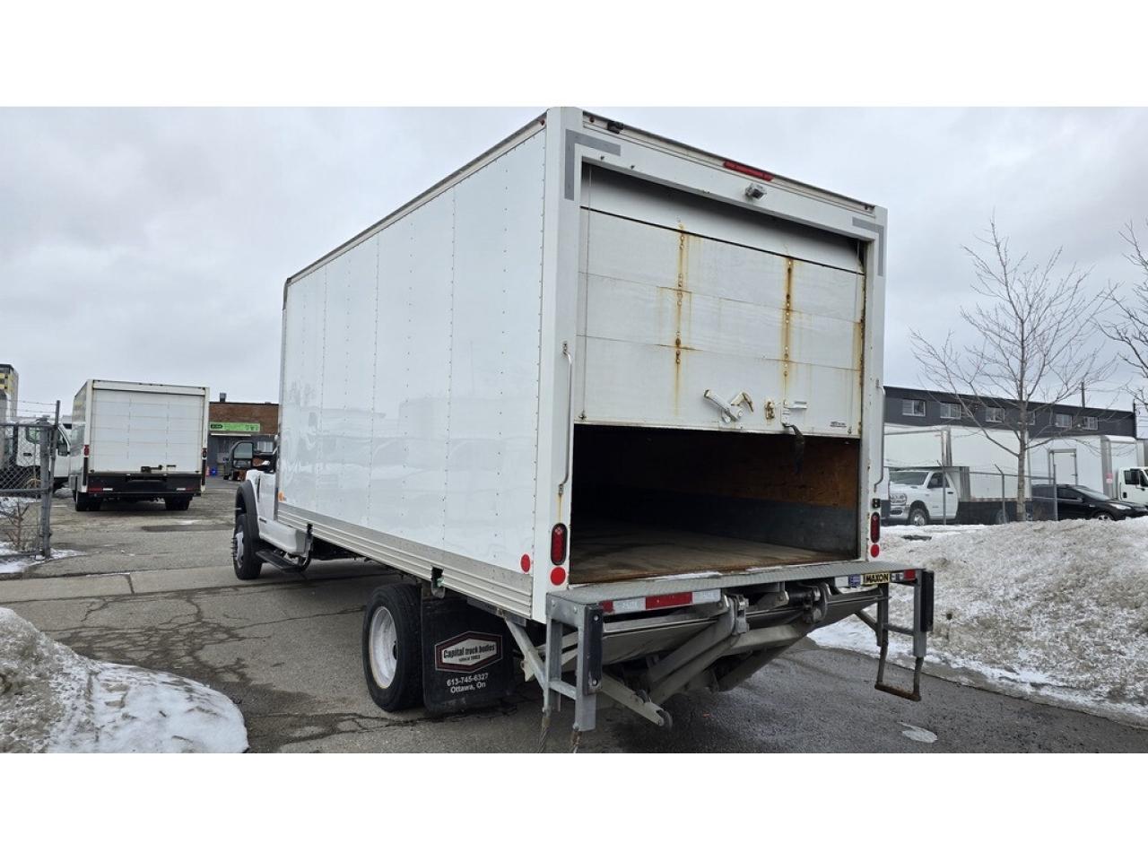 2021 Ford F-450 16Ft - Maxon Lift Gate - Diesel - Low Km Photo
