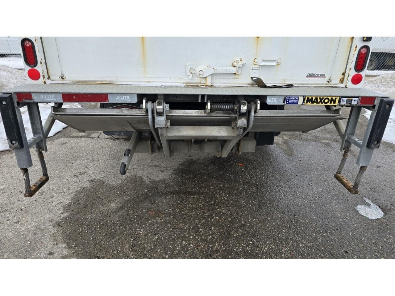 2021 Ford F-450 16Ft - Maxon Lift Gate - Diesel - Low Km Photo