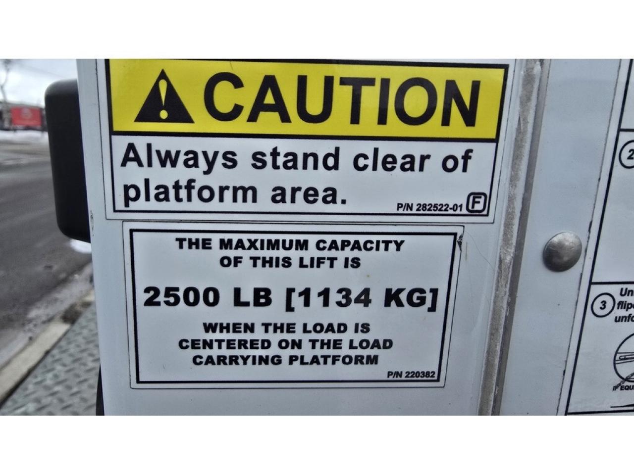 2021 Ford F-450 16Ft - Maxon Lift Gate - Diesel - Low Km Photo