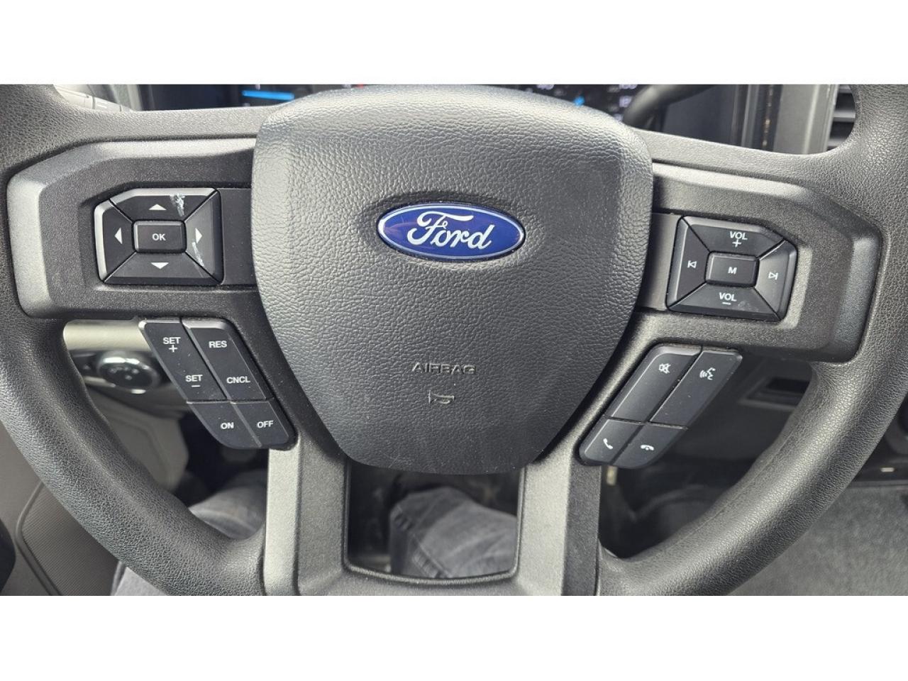 2021 Ford F-450 16Ft - Maxon Lift Gate - Diesel - Low Km Photo