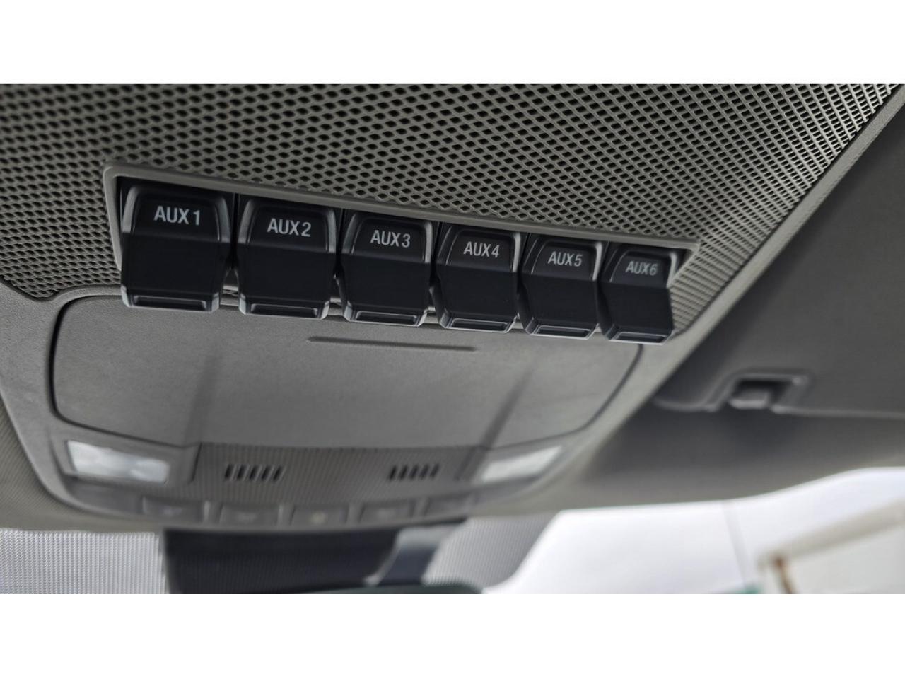 2021 Ford F-450 16Ft - Maxon Lift Gate - Diesel - Low Km Photo