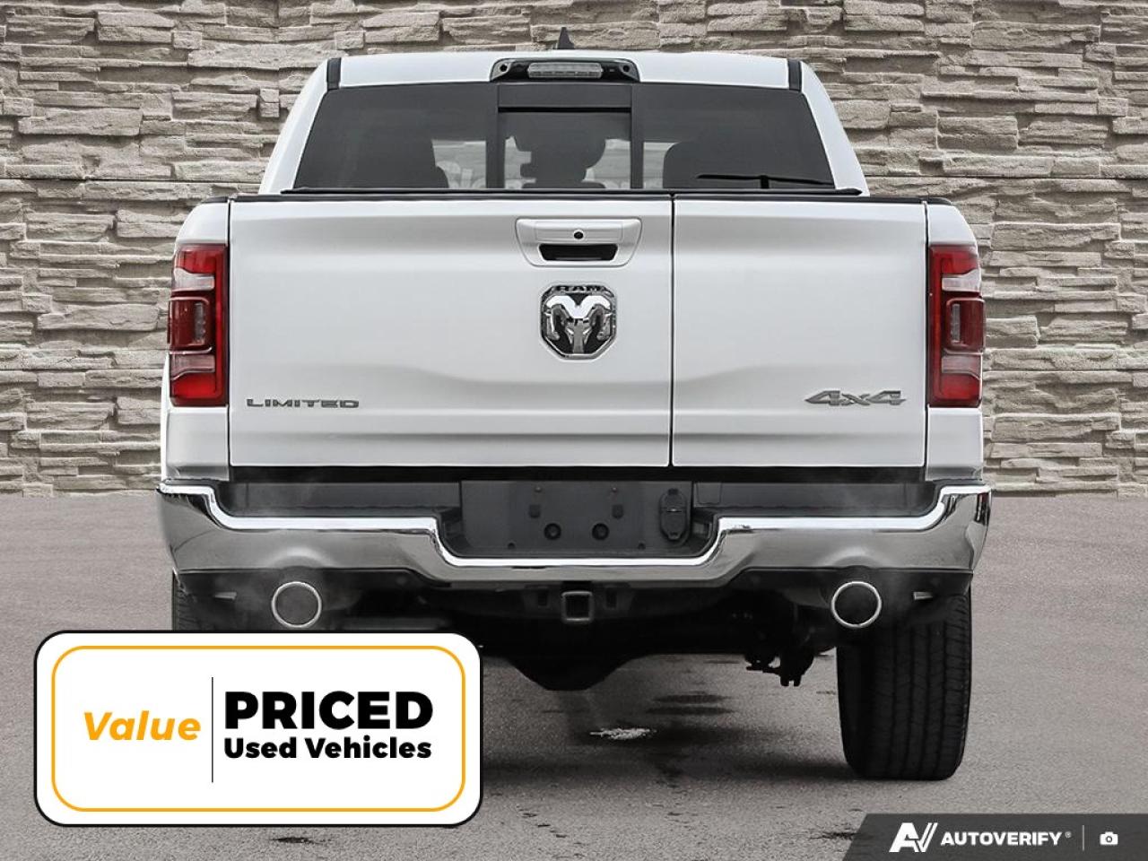 2023 RAM 1500 Elite Pack Interior   19 Speakers   HUD Photo4