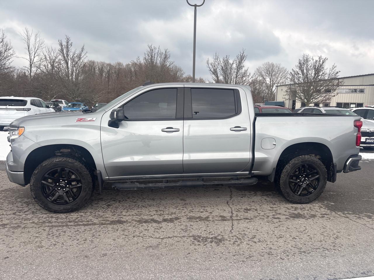 2023 Chevrolet Silverado 1500 RST Crew + 5.3L + Leather + Sunroof Photo3