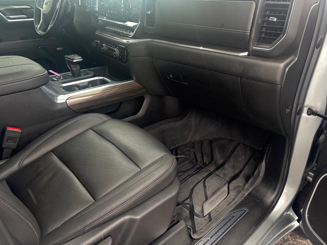 2023 Chevrolet Silverado 1500 RST Crew + 5.3L + Leather + Sunroof *CLEARANCE* Photo