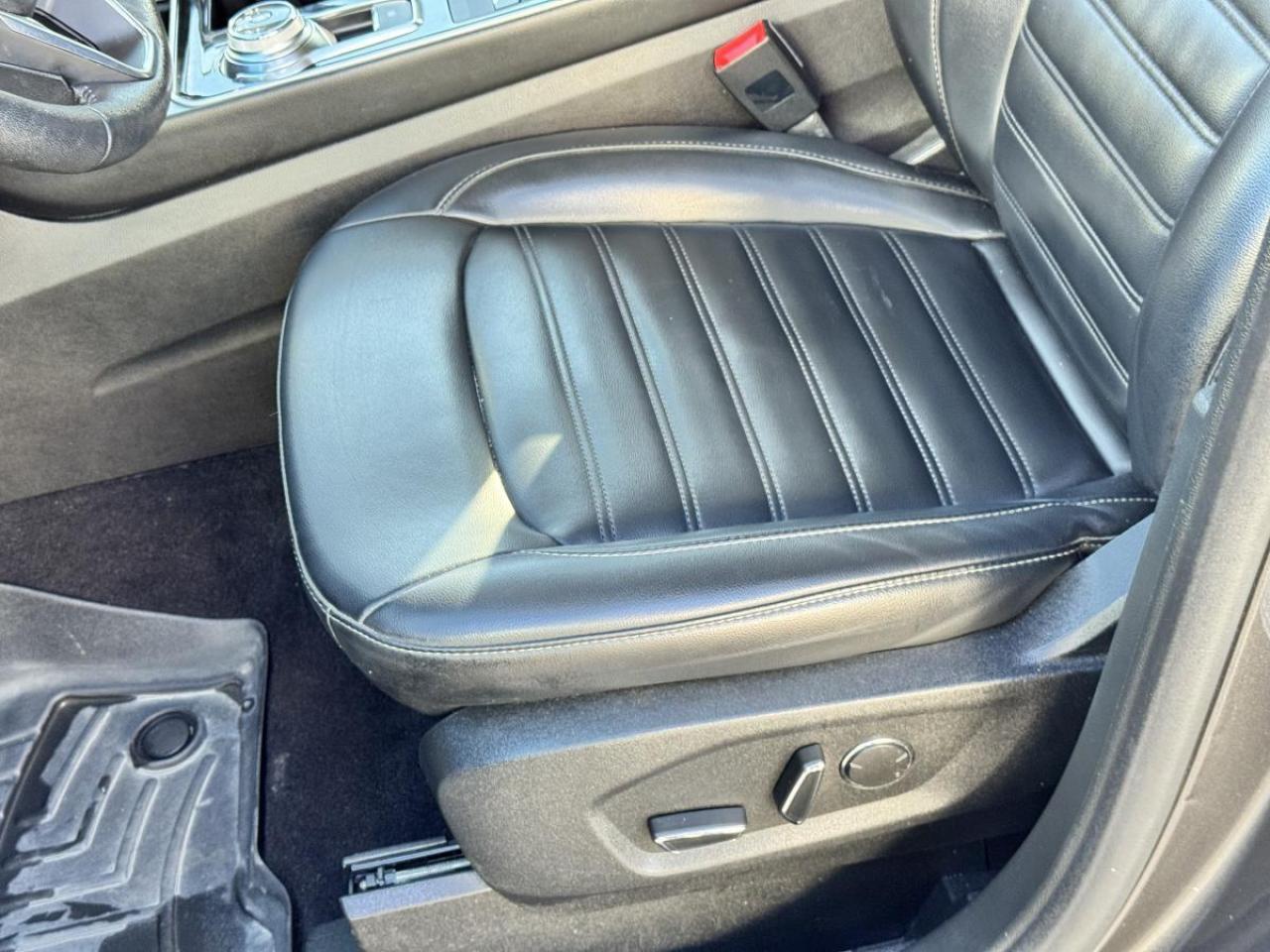 2019 Ford Edge SEL AWD/ WINTER TIRES INCL TOO/ ONLY 92K/ MUST SEE Photo