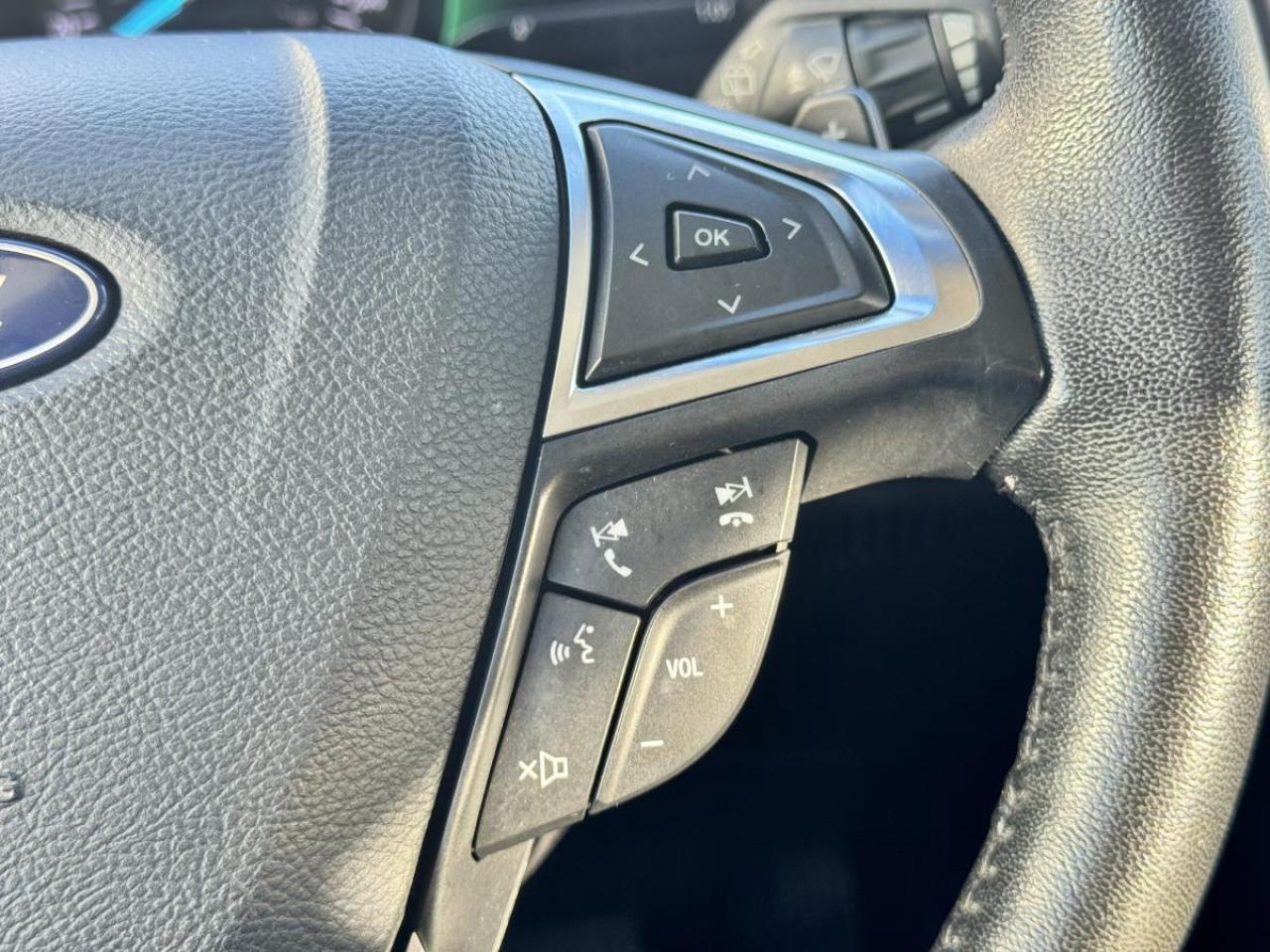 2019 Ford Edge SEL AWD/ WINTER TIRES INCL TOO/ ONLY 92K/ MUST SEE Photo