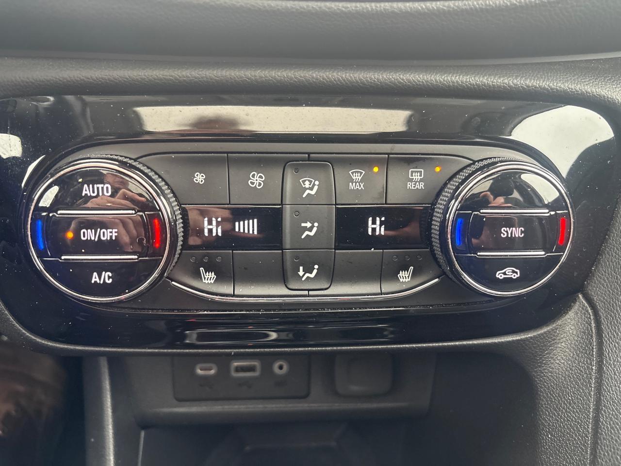 2022 Buick Encore GX Select AWD + Sport Touring Pkg + Sunroof + 1 Owner Photo