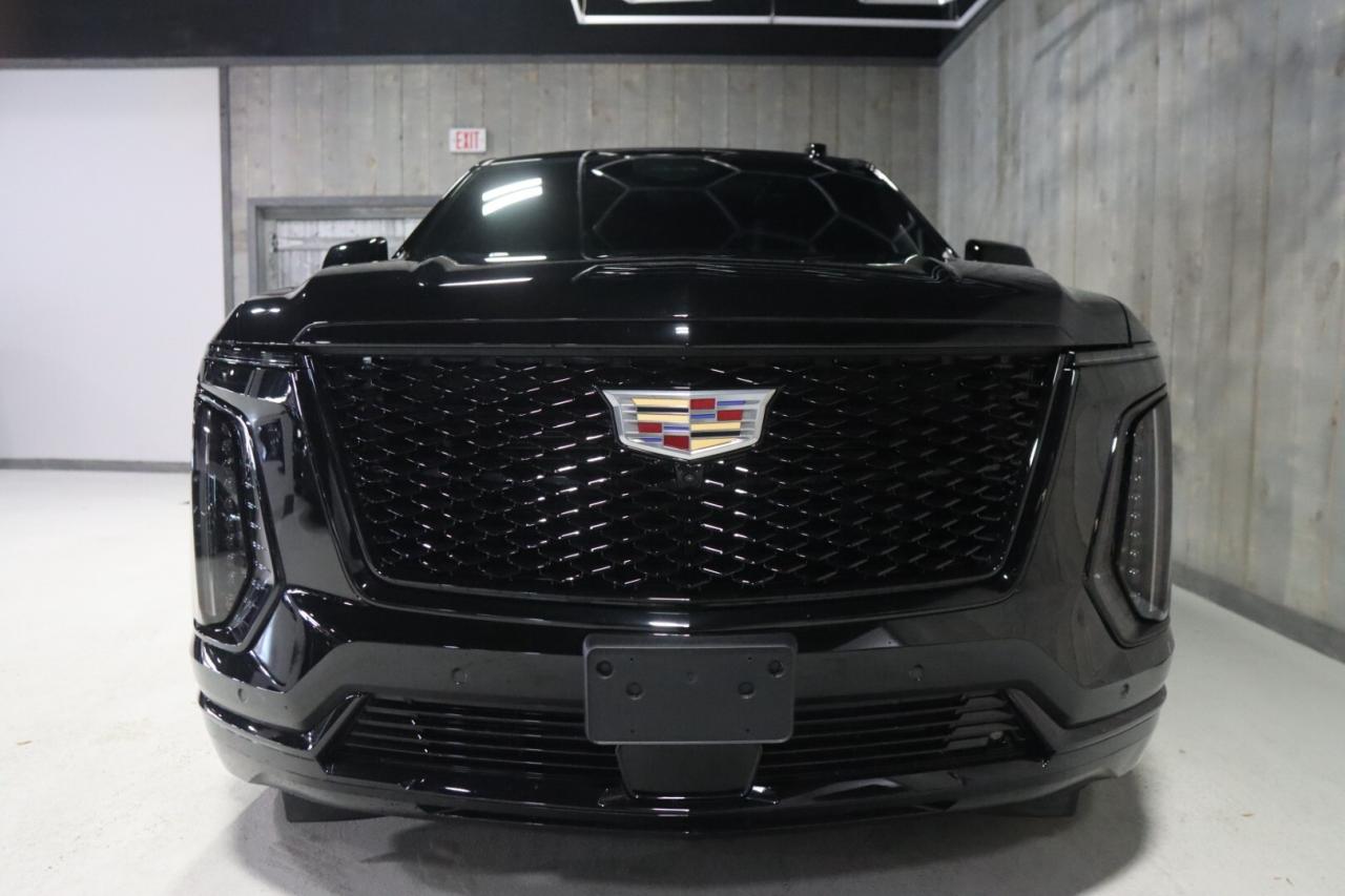 2025 Cadillac Escalade ESV ESV SPORT PLATINUM BREMBO BRAKES 24 WHEELS PERFORM Photo