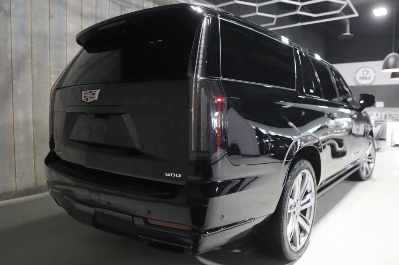 2025 Cadillac Escalade ESV ESV SPORT PLATINUM BREMBO BRAKES 24 WHEELS PERFORM Photo