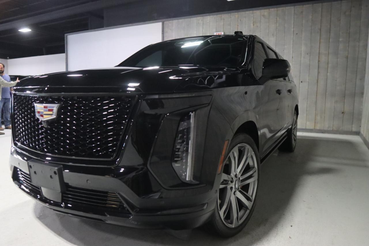 2025 Cadillac Escalade ESV ESV SPORT PLATINUM BREMBO BRAKES 24 WHEELS PERFORM Photo2