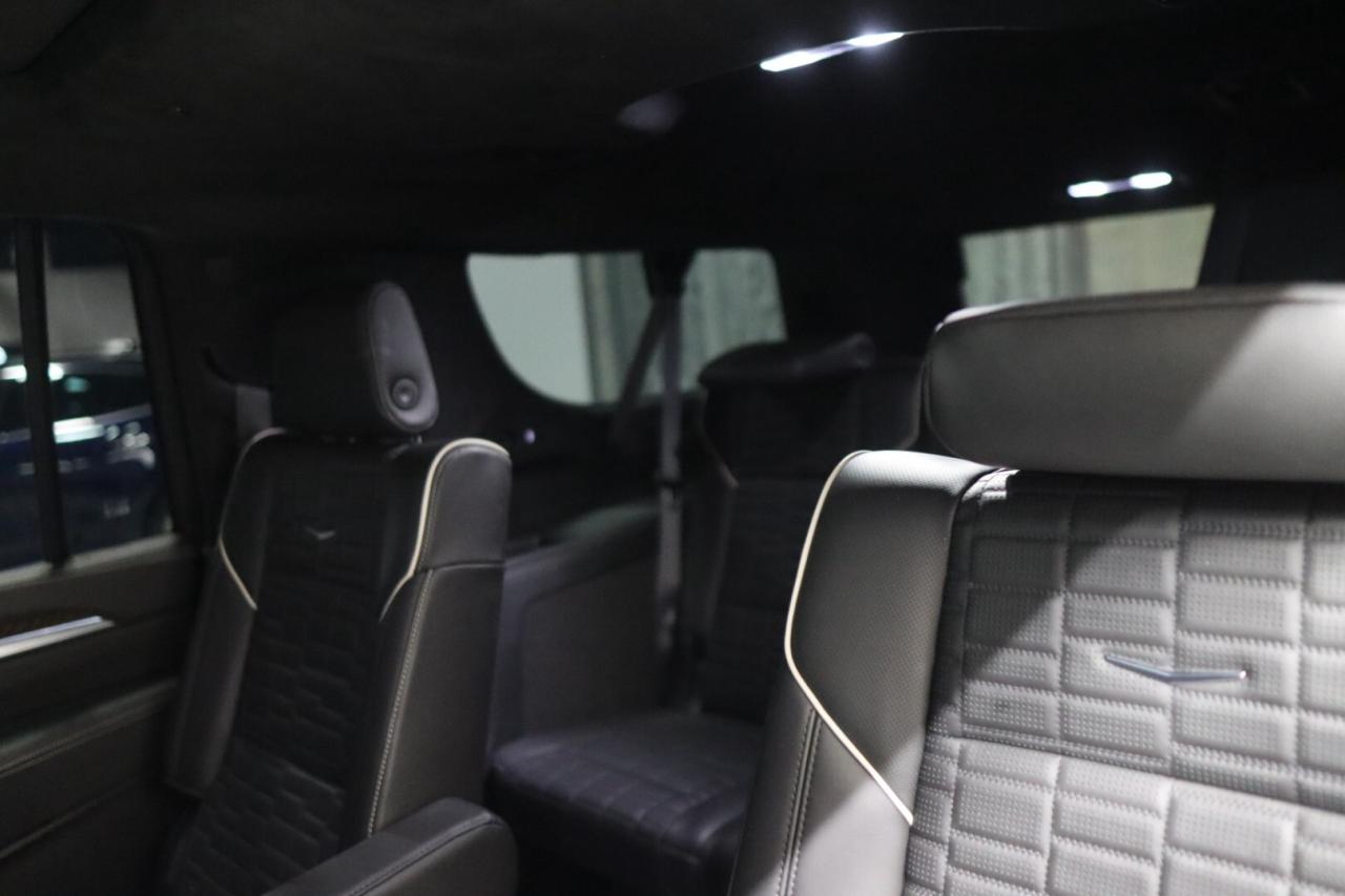 2025 Cadillac Escalade ESV ESV SPORT PLATINUM BREMBO BRAKES 24 WHEELS PERFORM Photo