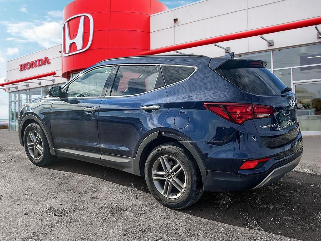 2017 Hyundai Santa Fe Sport 2.4 Luxury Photo