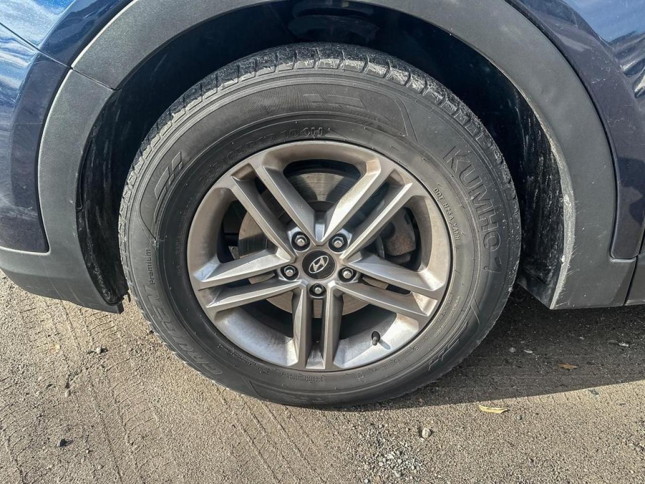 2017 Hyundai Santa Fe Sport 2.4 Luxury Photo