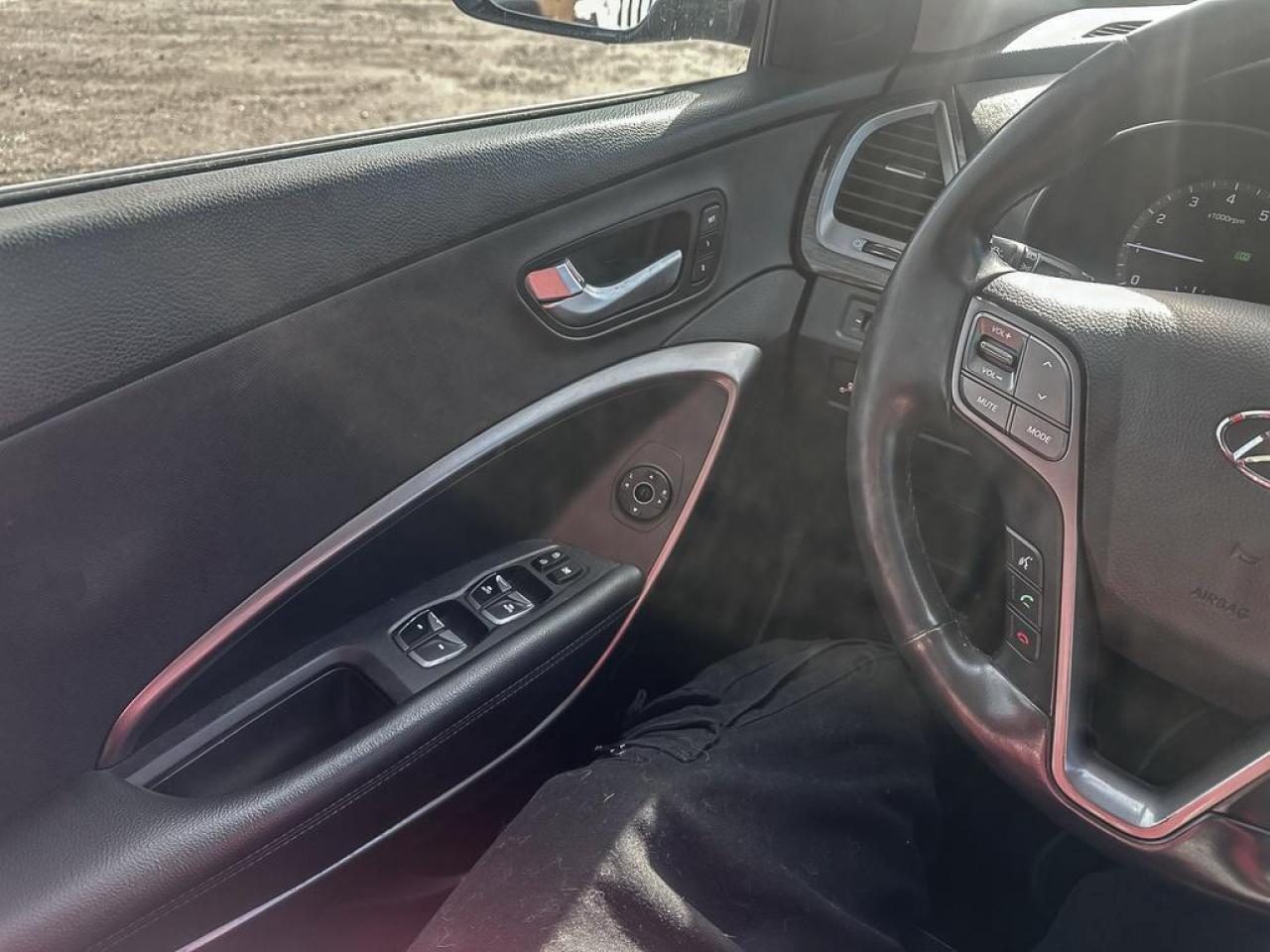 2017 Hyundai Santa Fe Sport 2.4 Luxury Photo