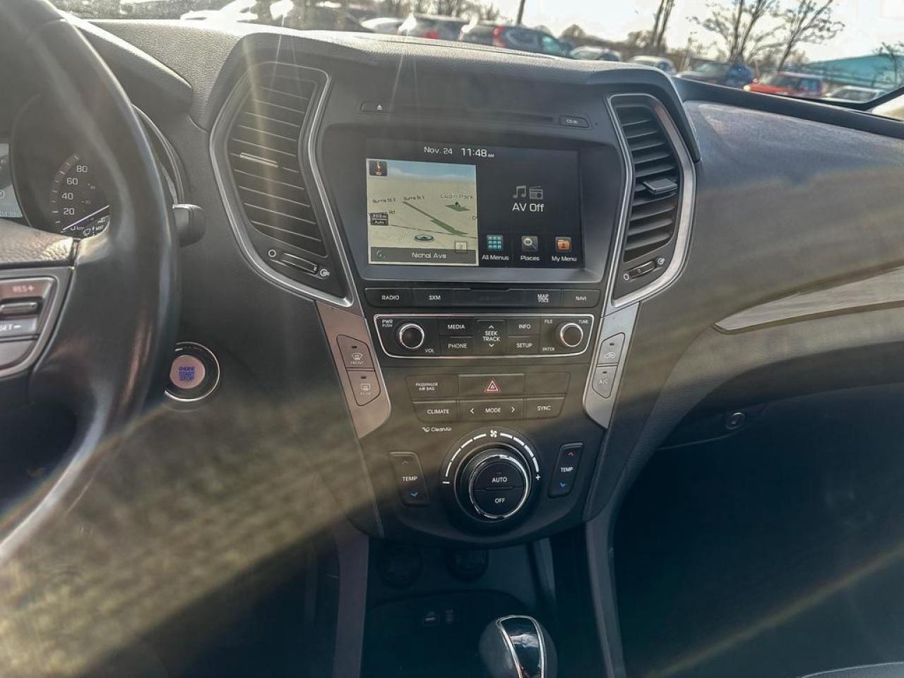 2017 Hyundai Santa Fe Sport 2.4 Luxury Photo