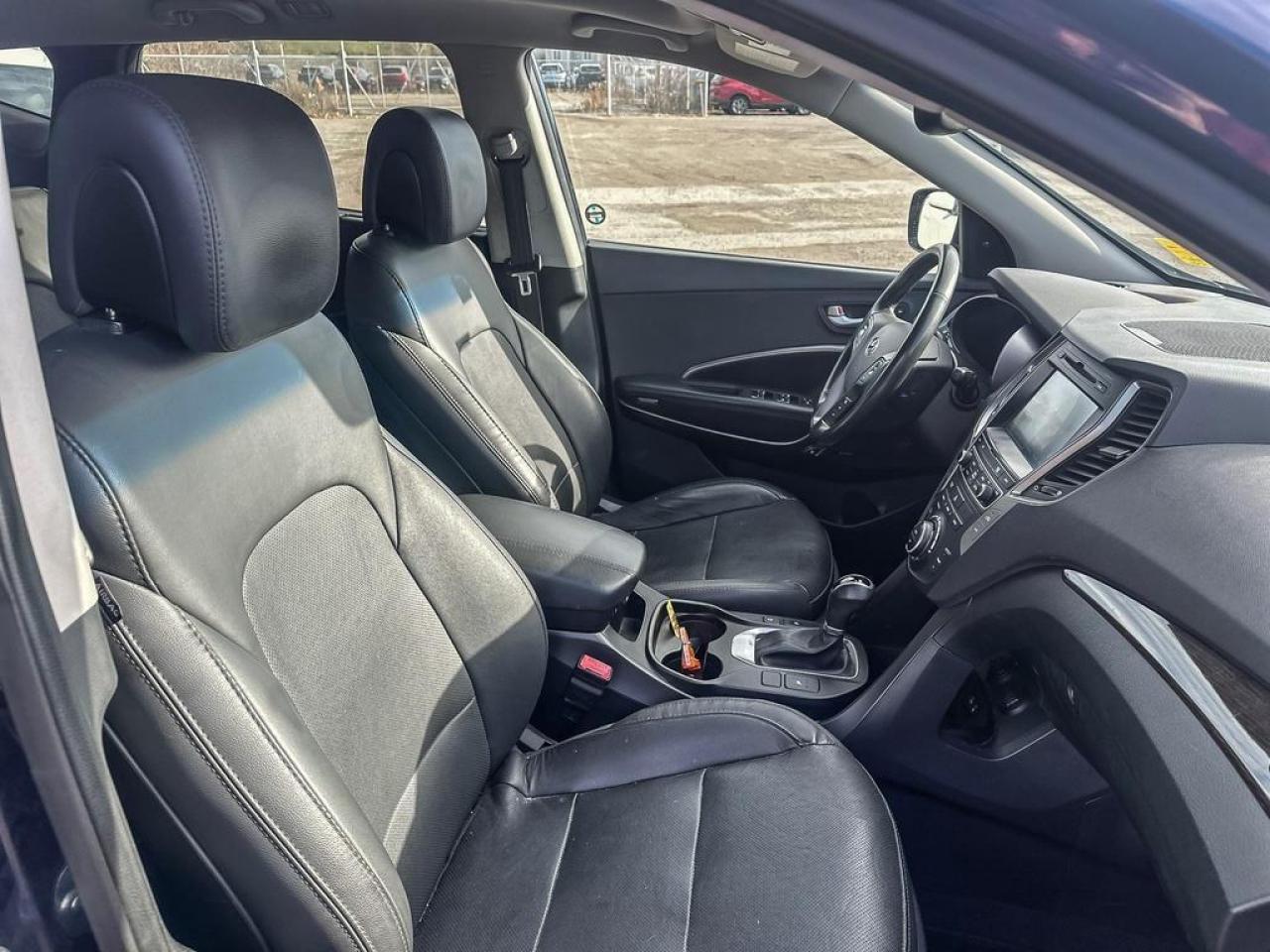 2017 Hyundai Santa Fe Sport 2.4 Luxury Photo