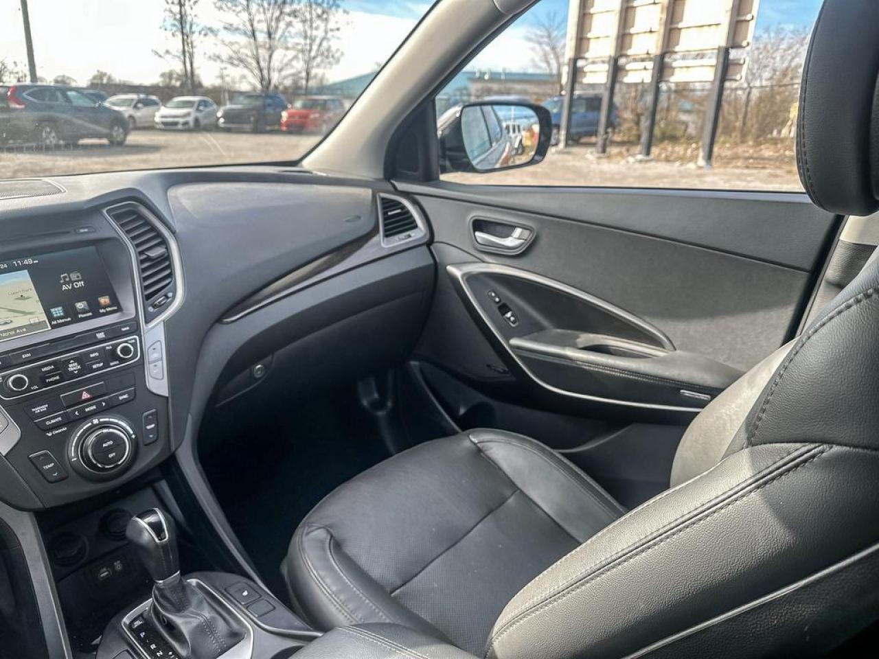 2017 Hyundai Santa Fe Sport 2.4 Luxury Photo