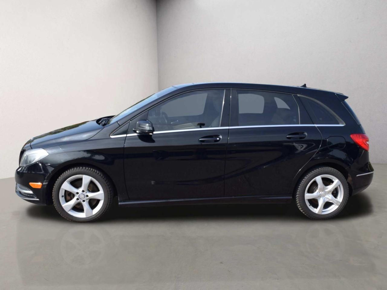 2014 Mercedes-Benz B-Class B250 Sports Tourer Panoramic Sunroof Back Up Camer Photo