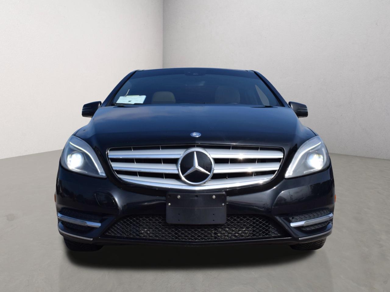 2014 Mercedes-Benz B-Class B250 Sports Tourer Panoramic Sunroof Back Up Camer Photo