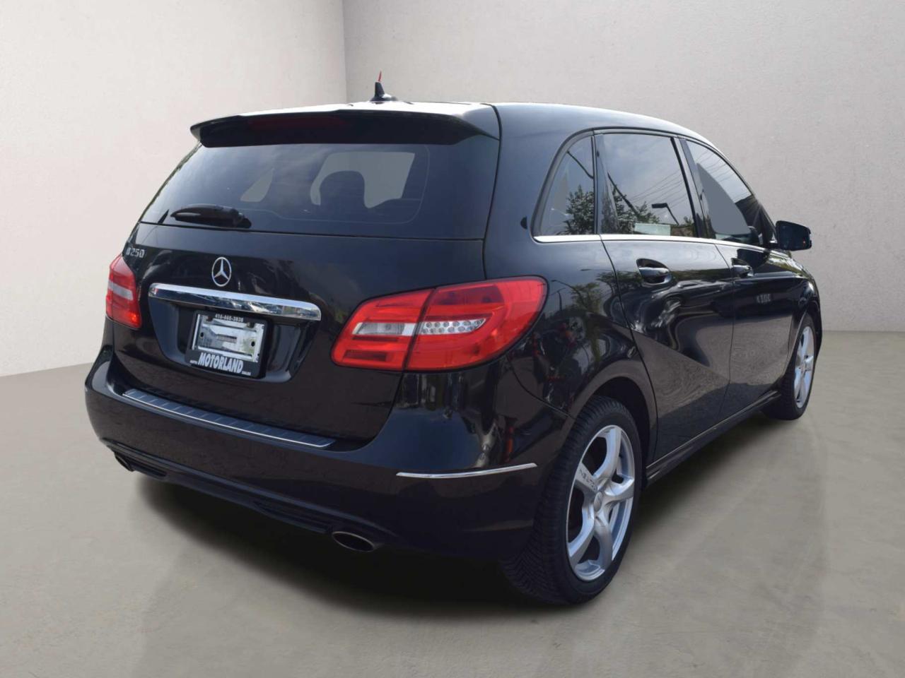 2014 Mercedes-Benz B-Class B250 Sports Tourer Panoramic Sunroof Back Up Camer Photo
