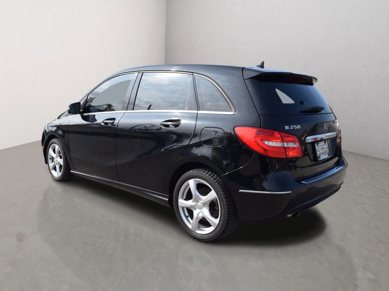 2014 Mercedes-Benz B-Class B250 Sports Tourer Panoramic Sunroof Back Up Camer Photo