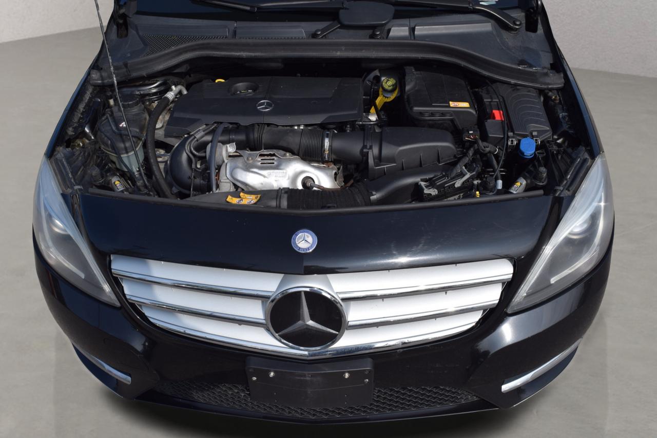 2014 Mercedes-Benz B-Class B250 Sports Tourer Panoramic Sunroof Back Up Camer Photo