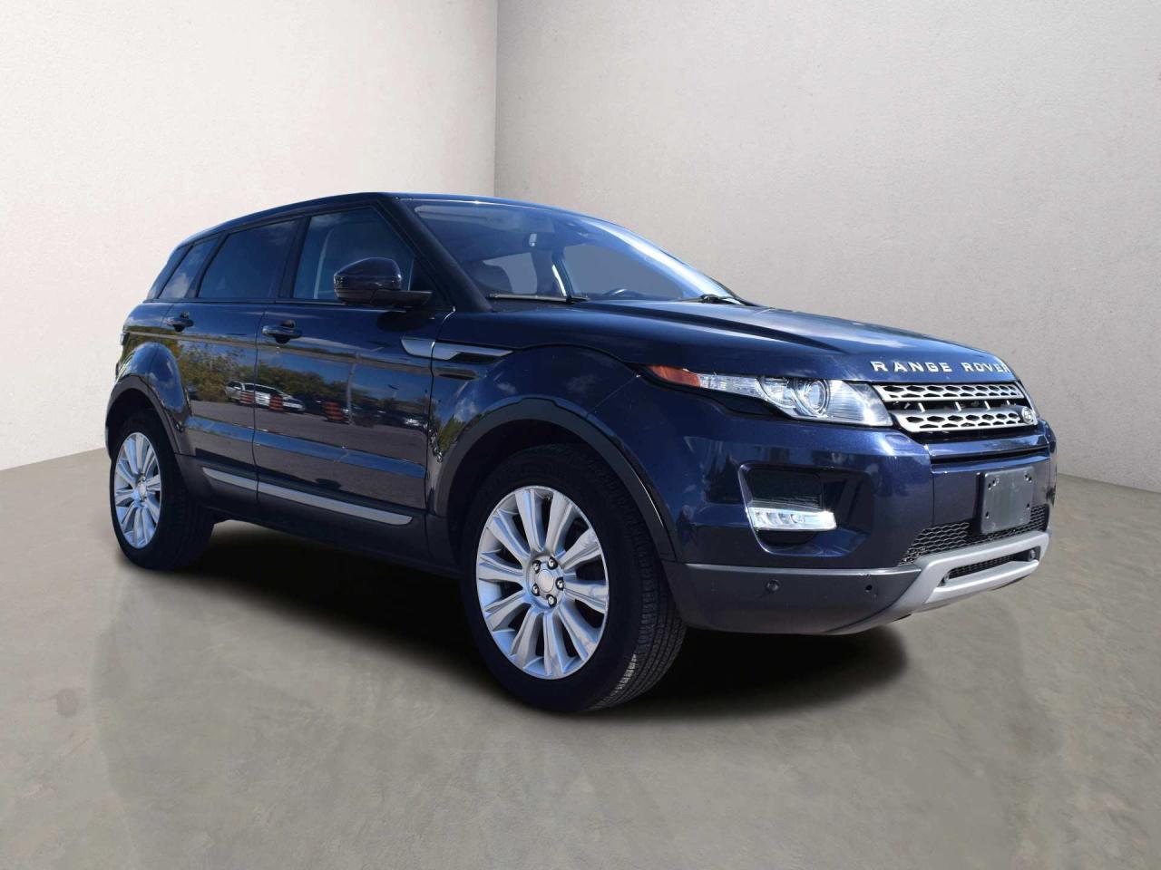 2015 Land Rover Range Rover Evoque Pure City Panoramic Sunroof Navigation Photo2