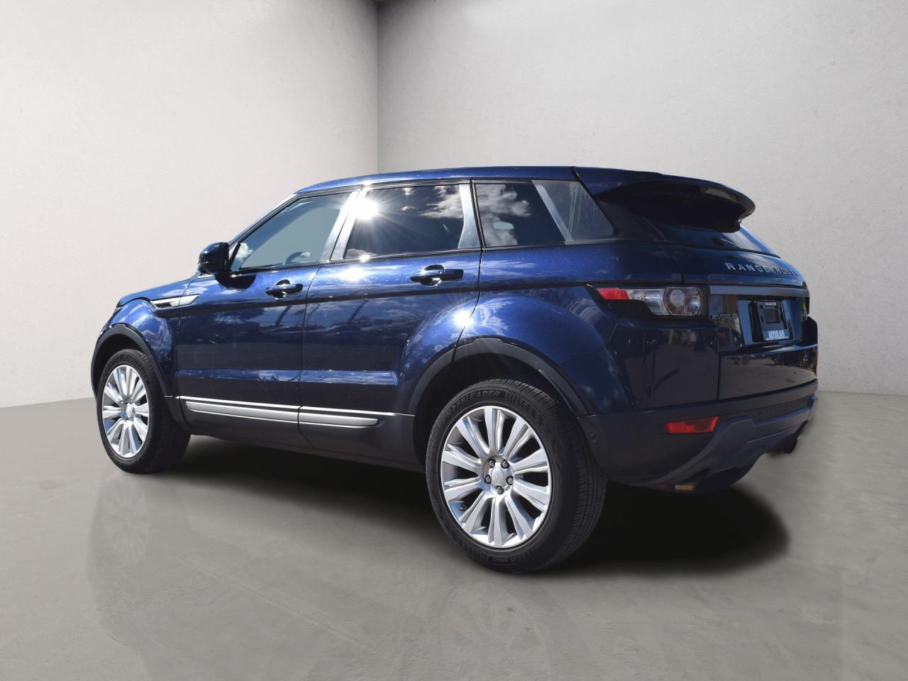 2015 Land Rover Range Rover Evoque Pure City Panoramic Sunroof Navigation Photo