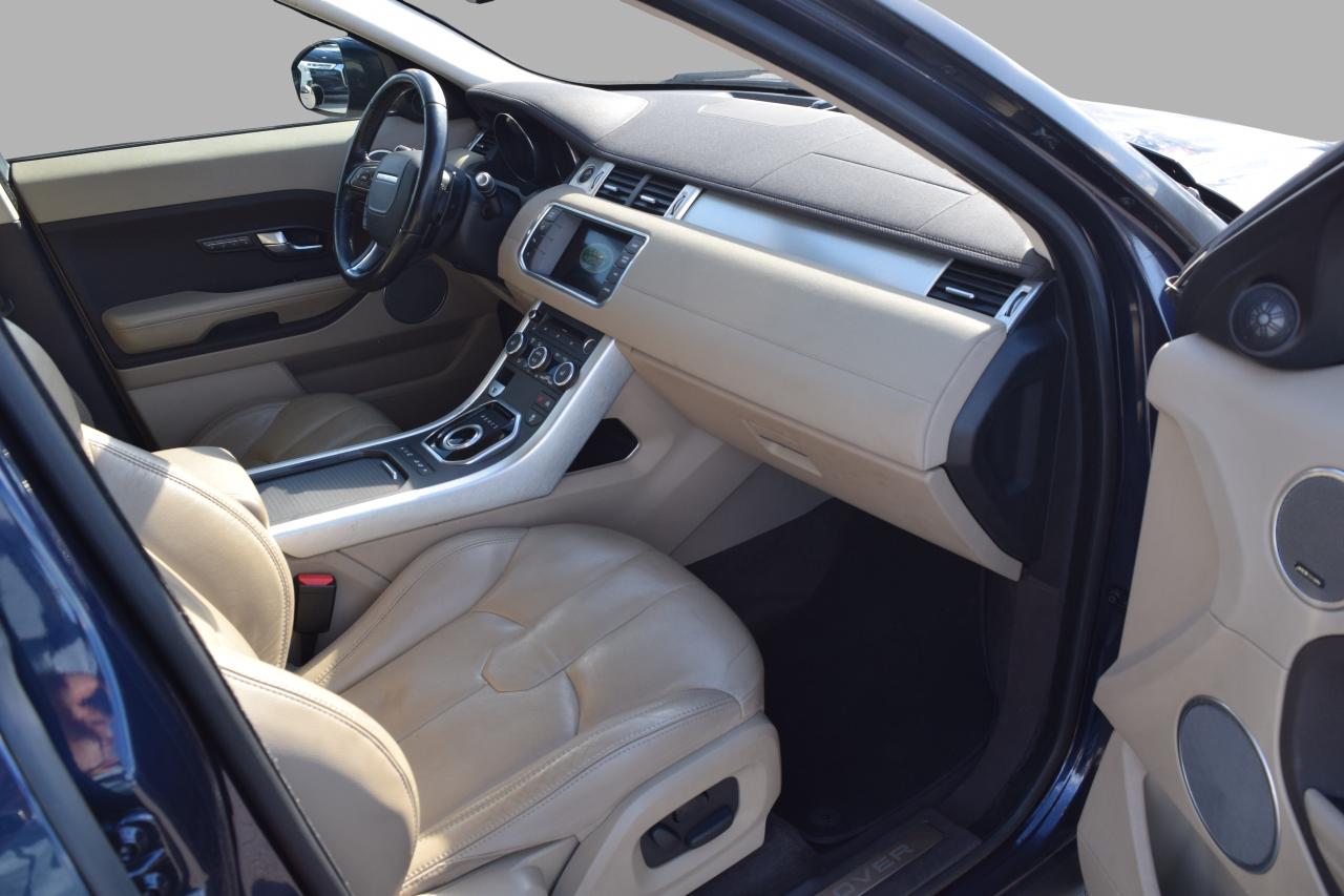 2015 Land Rover Range Rover Evoque Pure City Panoramic Sunroof Navigation Photo