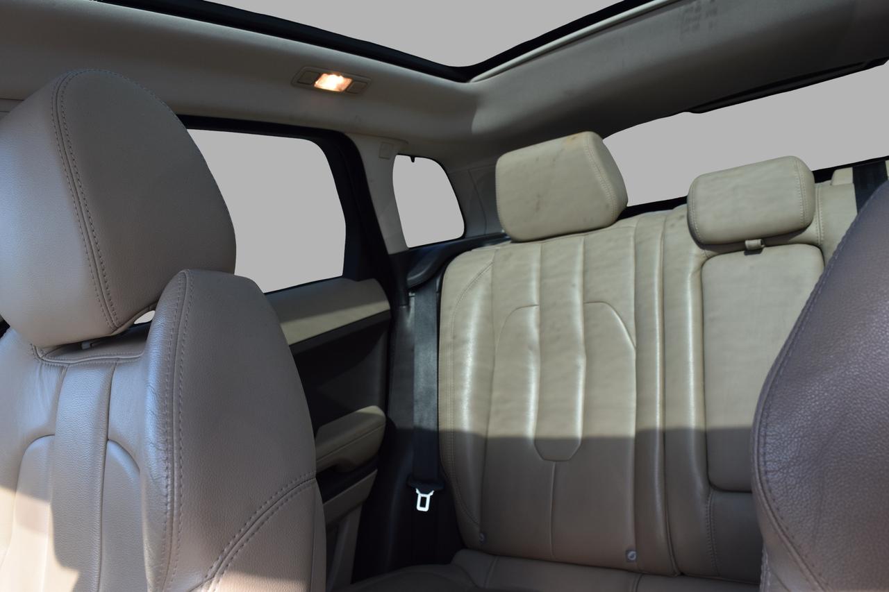 2015 Land Rover Range Rover Evoque Pure City Panoramic Sunroof Navigation Photo