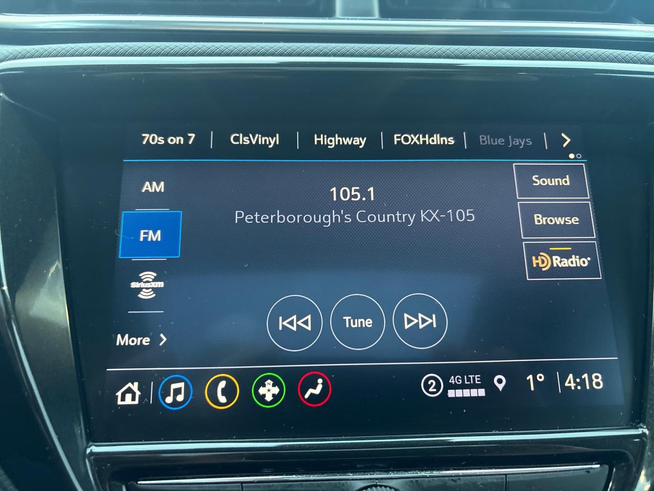 2022 Chevrolet TrailBlazer RS AWD + Sunroof + Tech Pkg + 1 Owner + Low Kms Photo