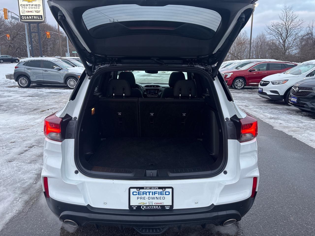 2022 Chevrolet TrailBlazer RS AWD + Sunroof + Tech Pkg + 1 Owner + Low Kms Photo
