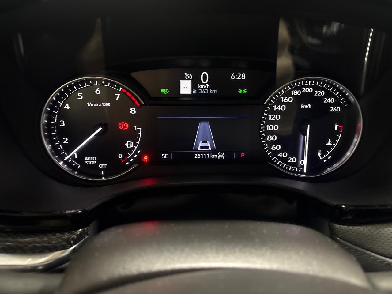 2023 Cadillac XT5 SPORT AWD + Sunroof + Navi + 1 Owner + Low Kms Photo