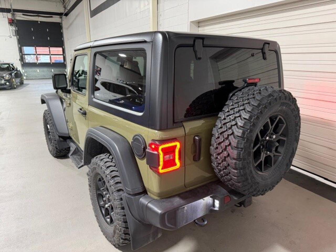 2025 Jeep Wrangler 2.0 Willys 2 Door 4x4 Back Up Camera 1 Owner Photo
