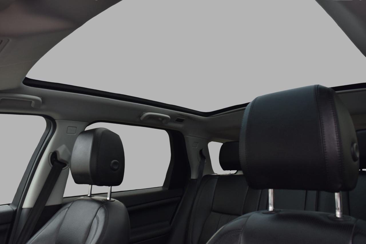 2019 Land Rover Discovery Sport HSE Navigation Panoramic Roof Photo