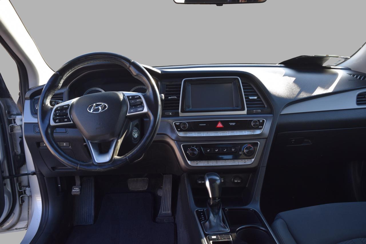 2019 Hyundai Sonata ESSENTIAL Photo