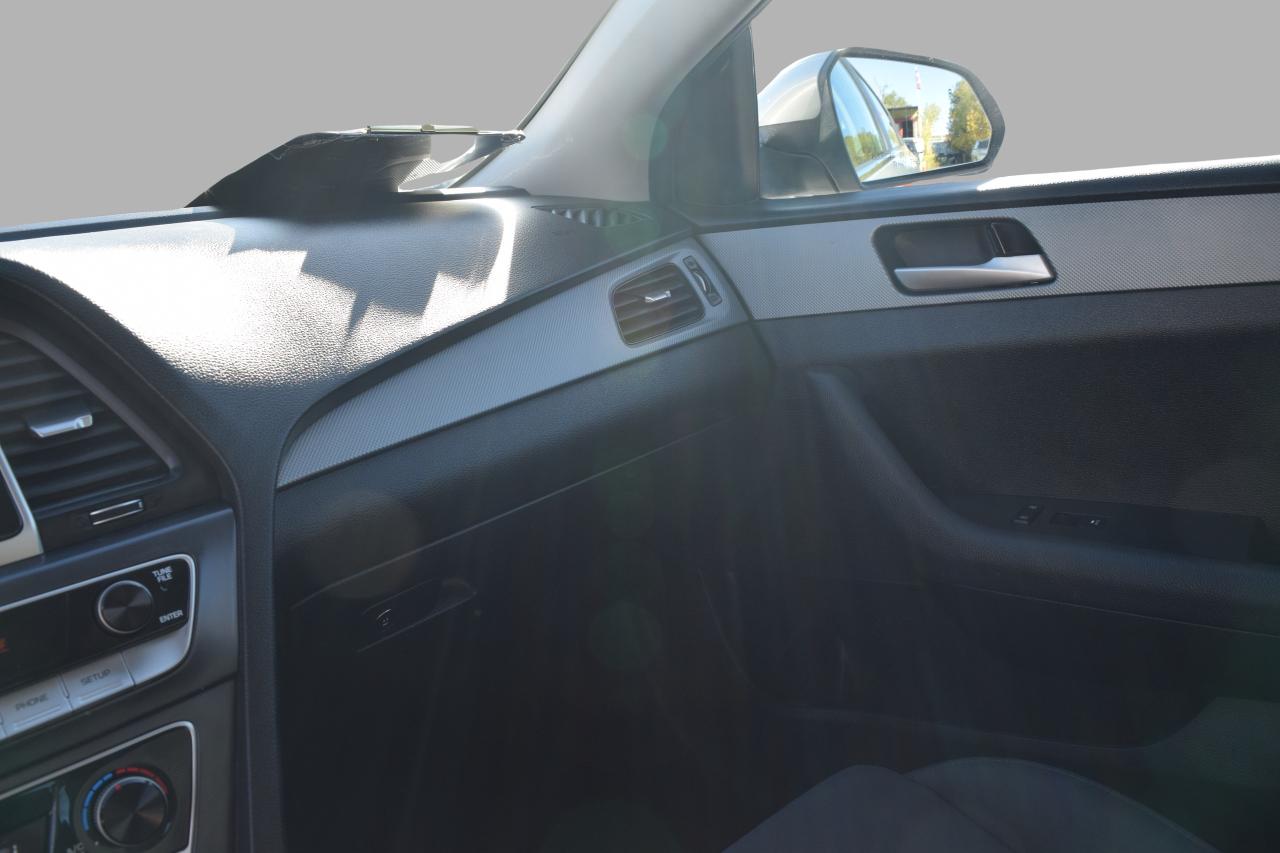 2019 Hyundai Sonata ESSENTIAL Photo