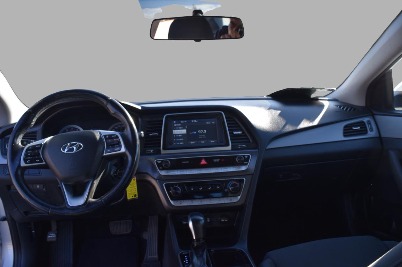 2019 Hyundai Sonata ESSENTIAL Photo