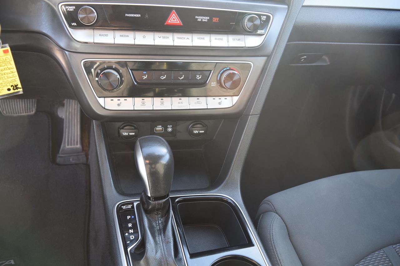 2019 Hyundai Sonata ESSENTIAL Photo